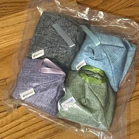 4-Pack Antgenix Air Purifying Bags with Bamboo Charcoal - Picture 2 of 4